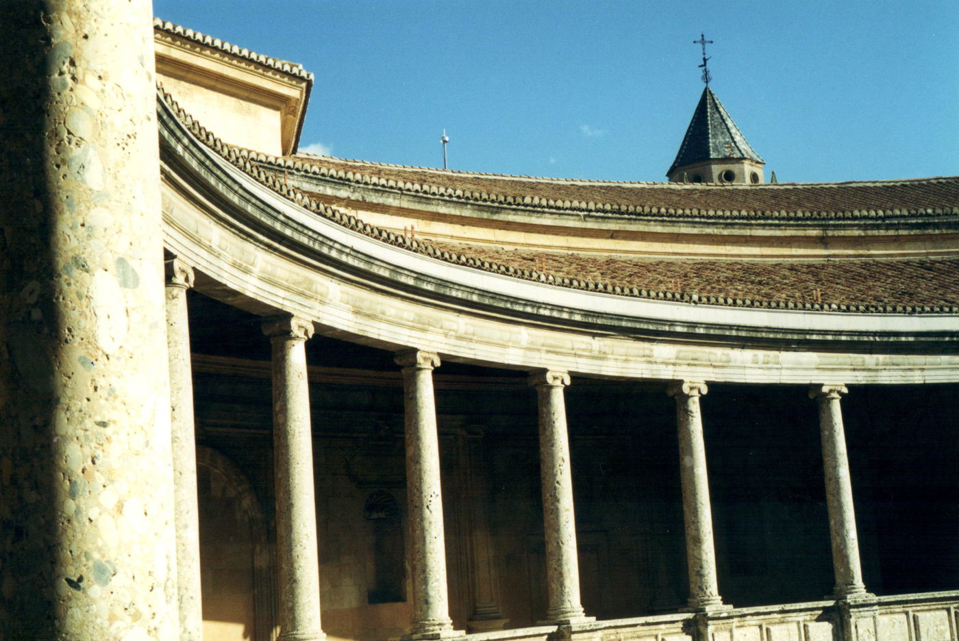 es-alhambra-pillars.jpg