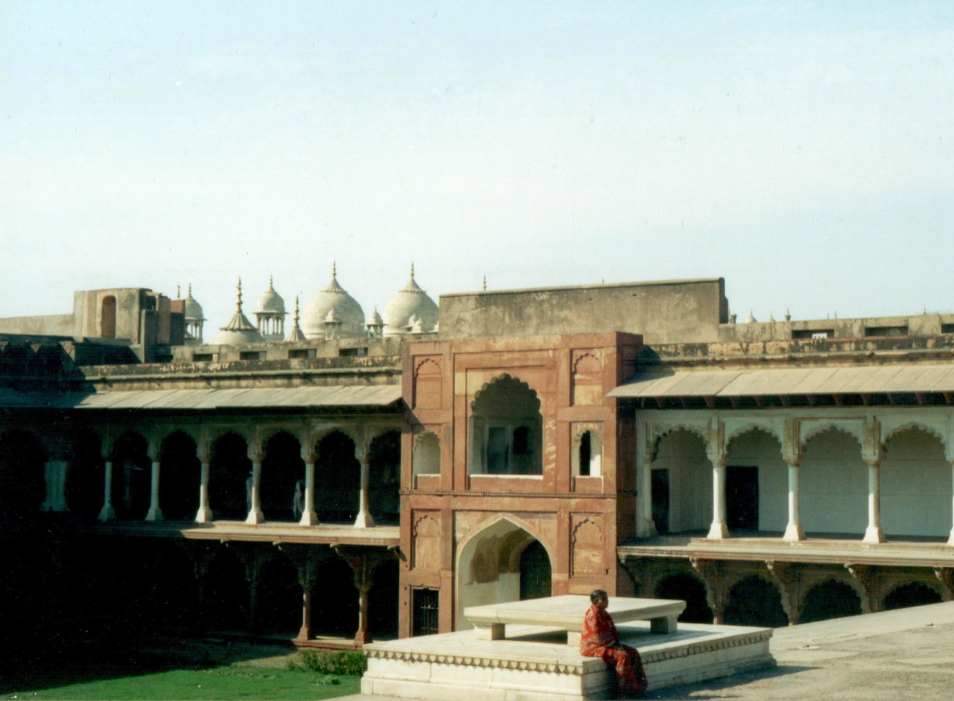 agra-fort-interior.jpg