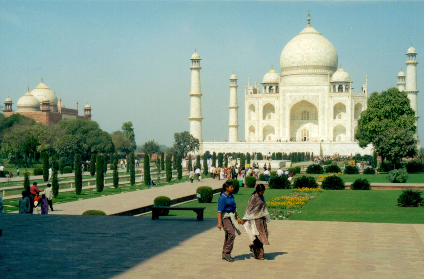 agra-taj-bffs.jpg