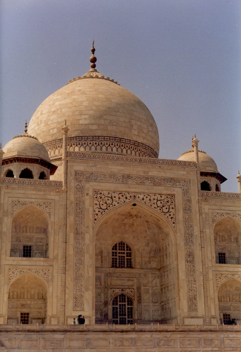 agra-taj-front.jpg