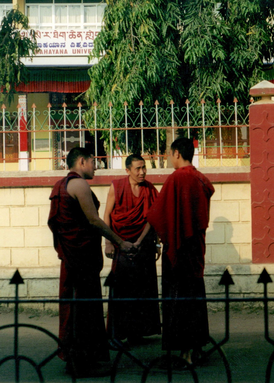 bylakuppe-3monks.jpg