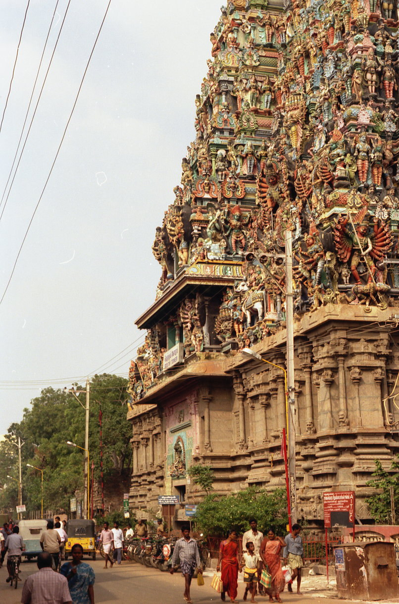 madurai.pedestrians.jpg