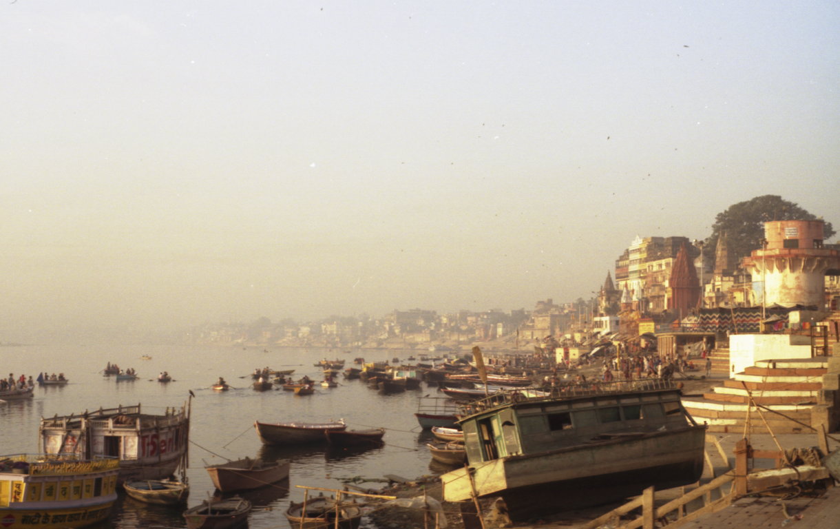 varanasi-ganges-boats.jpg