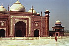 agra-taj-girl.png