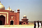 agra-taj-sikhs.png