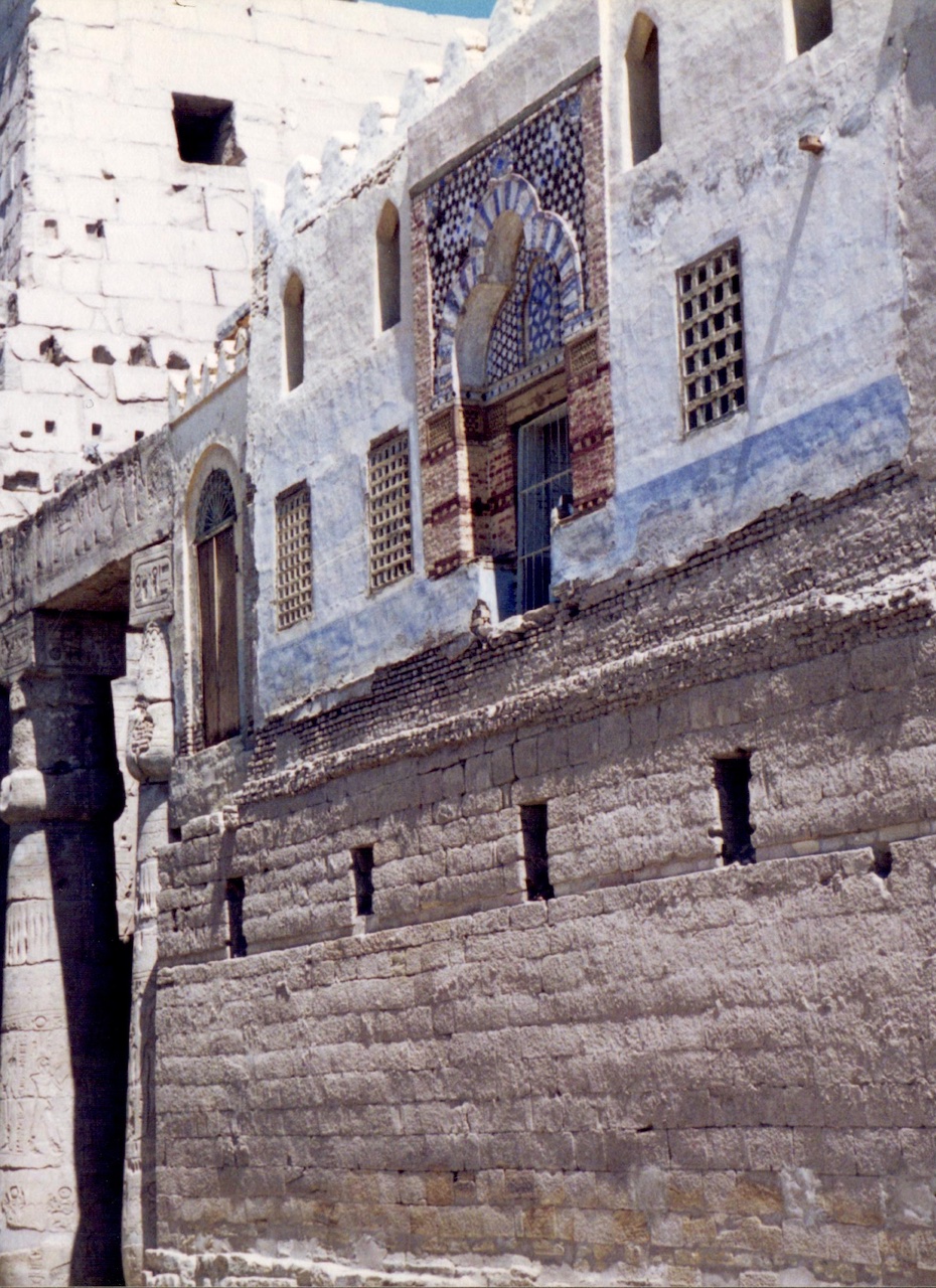 eg-luxor-temple-wall.jpg